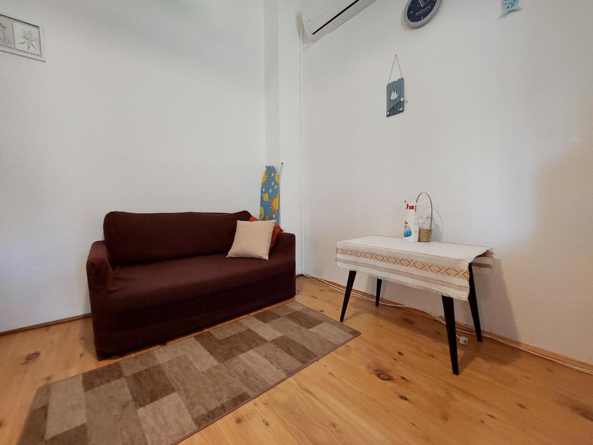 Apartments Vilim Pinezići エクステリア 写真