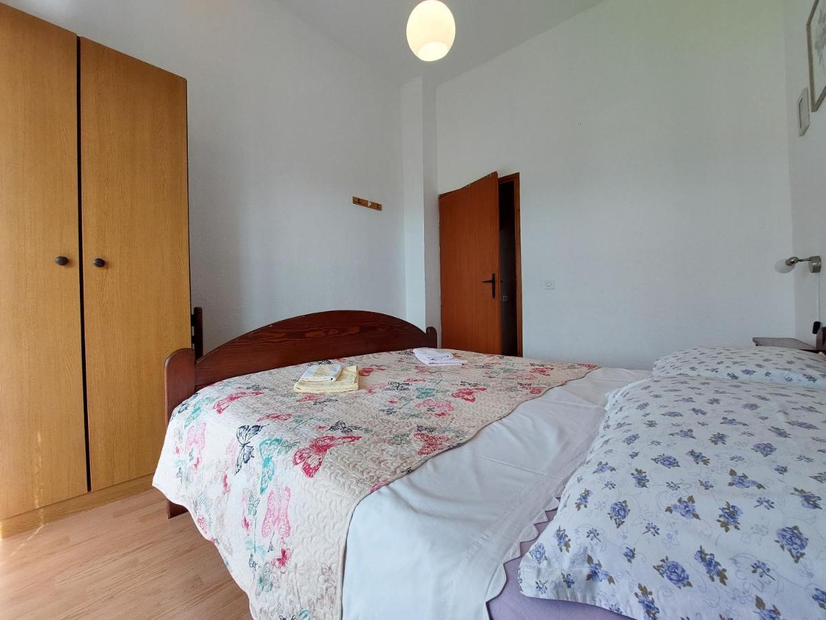Apartments Vilim Pinezići エクステリア 写真