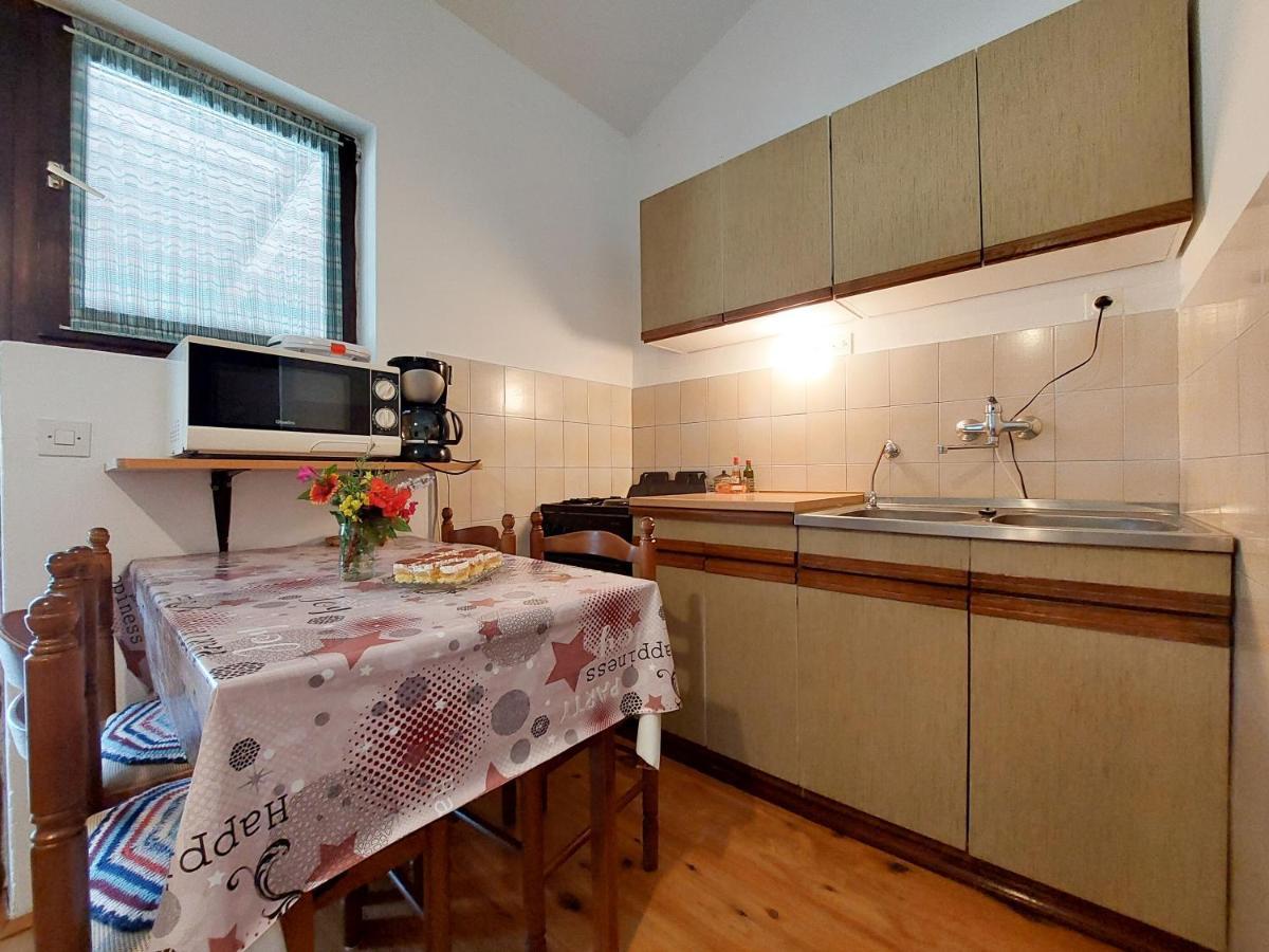 Apartments Vilim Pinezići エクステリア 写真