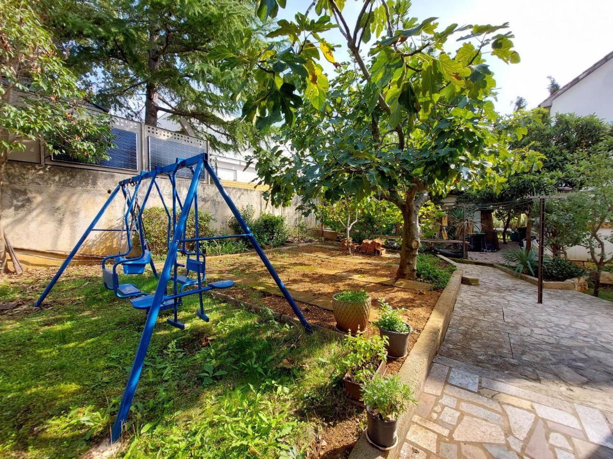 Apartments Vilim Pinezići エクステリア 写真