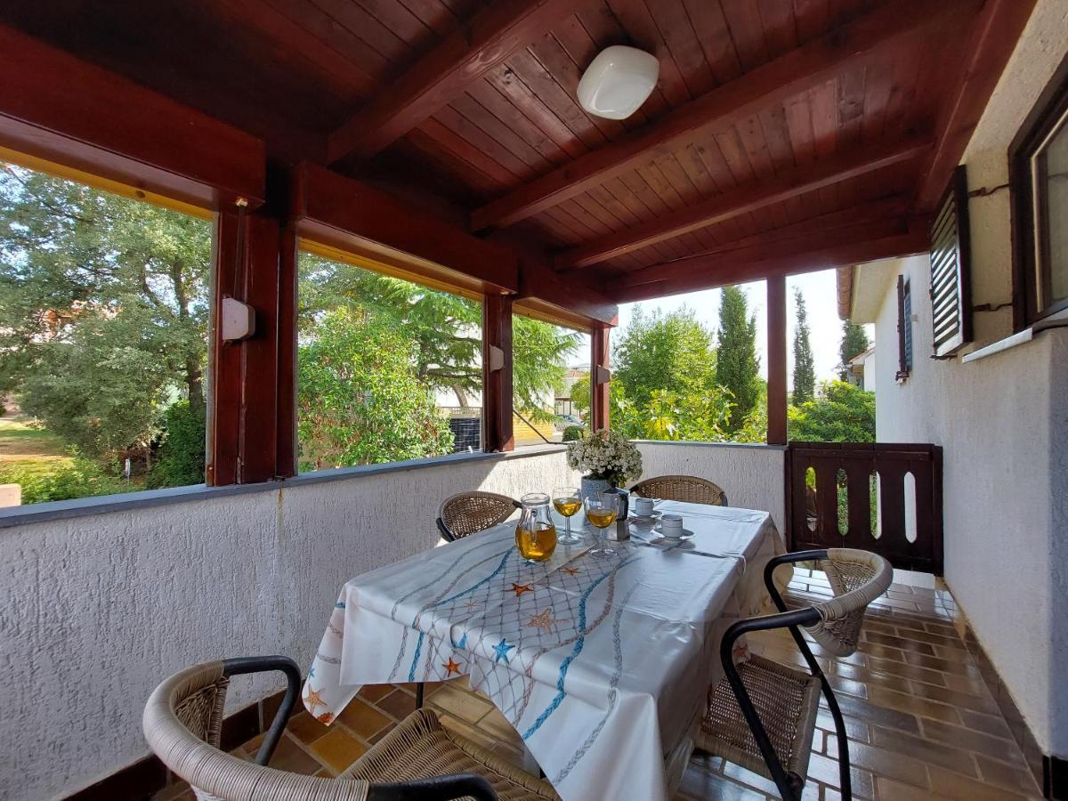 Apartments Vilim Pinezići エクステリア 写真