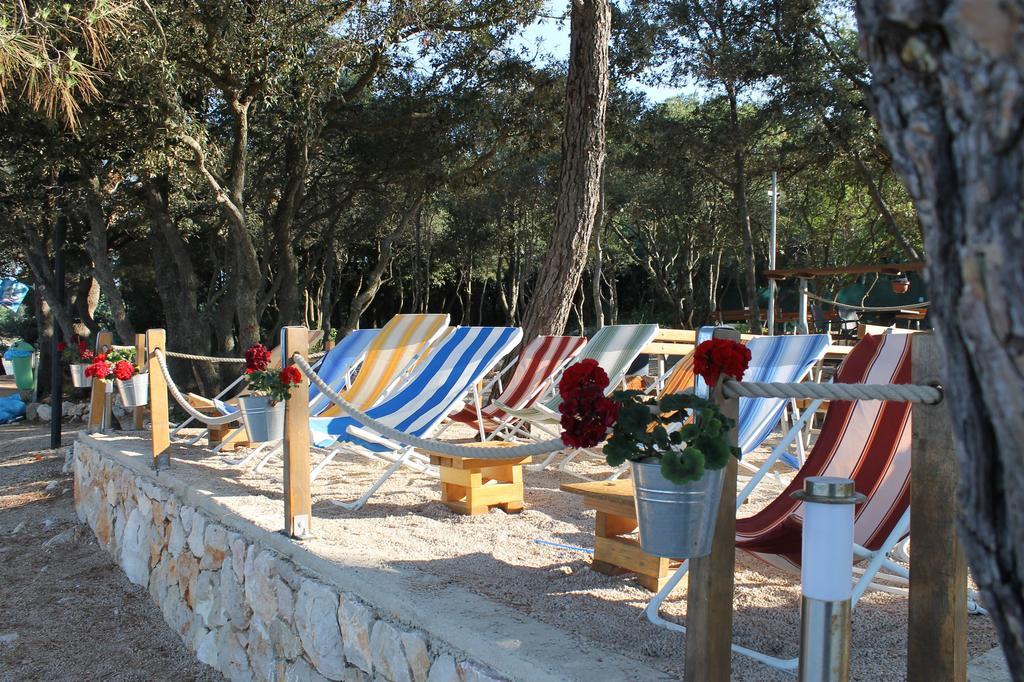 Apartments Vilim Pinezići エクステリア 写真
